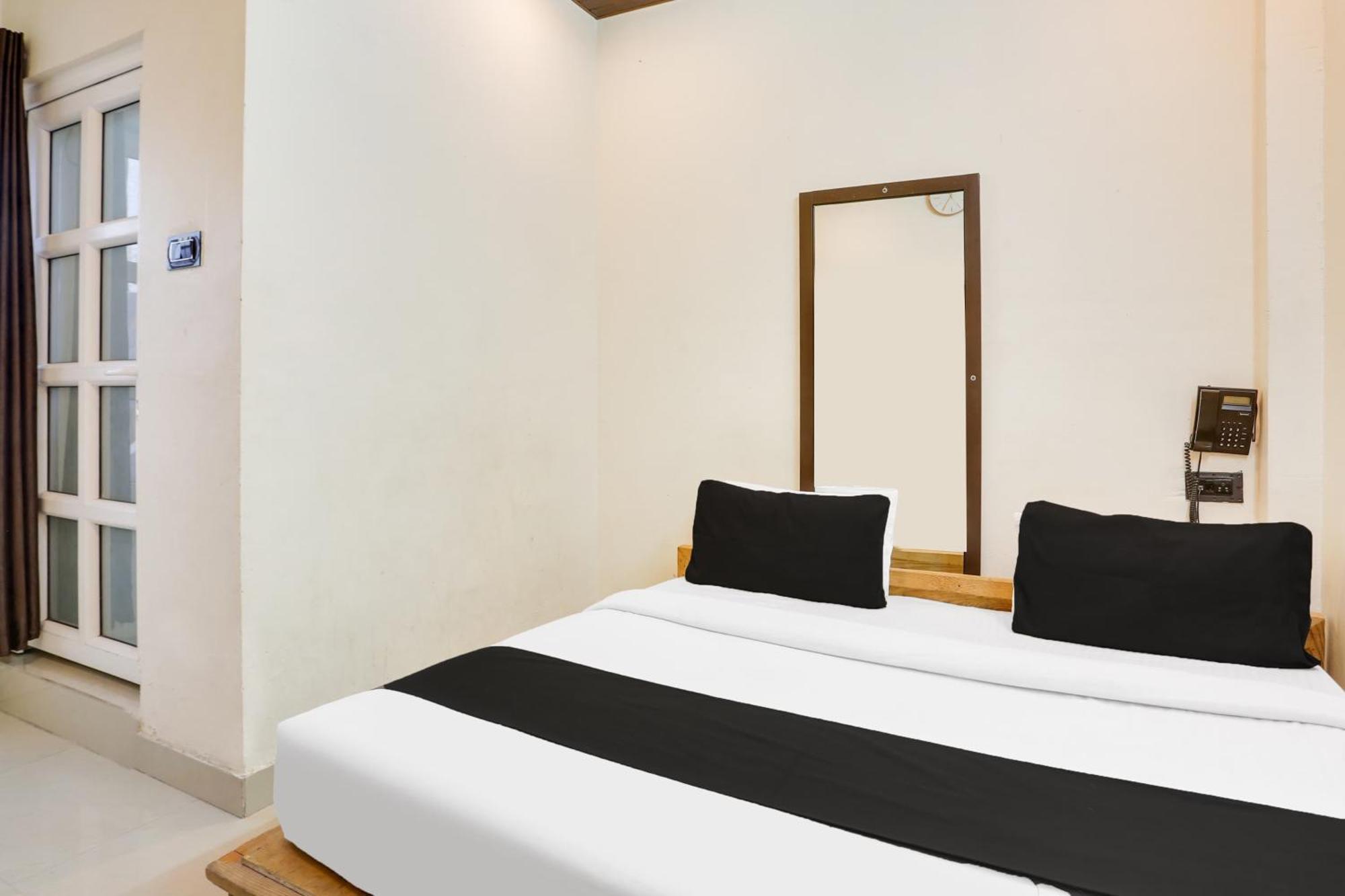 Super Hotel O Jamrani Formerly White House Haldwāni Екстериор снимка